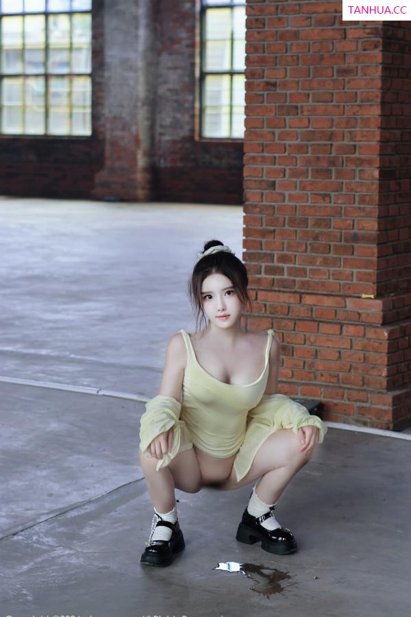   [XiuRen]高清写真图 2024.08.16 No.9024 小薯条nienie 美乳性感第69张图片